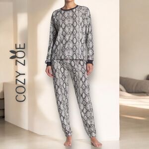COZY ZOE Women’s Python Printed Top & Pajama Pants 2 Piece Pajama Set in Size L